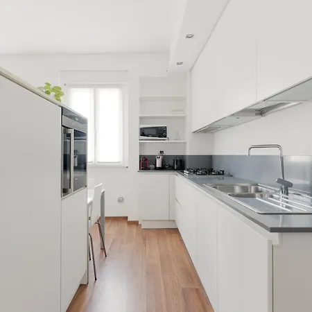 Guesthost - Gorla Modern Apartament