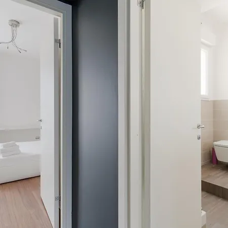 Guesthost - Gorla Modern Apartament
