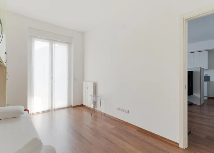 Guesthost - Gorla Modern Apartment