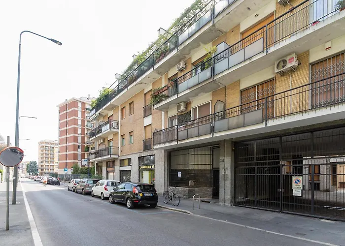 Apartment Guesthost - Gorla Modern Milan